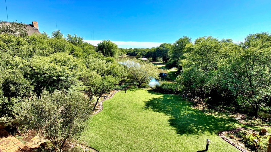 4 Bedroom Property for Sale in Boschenvaal River Front Lodges Free State